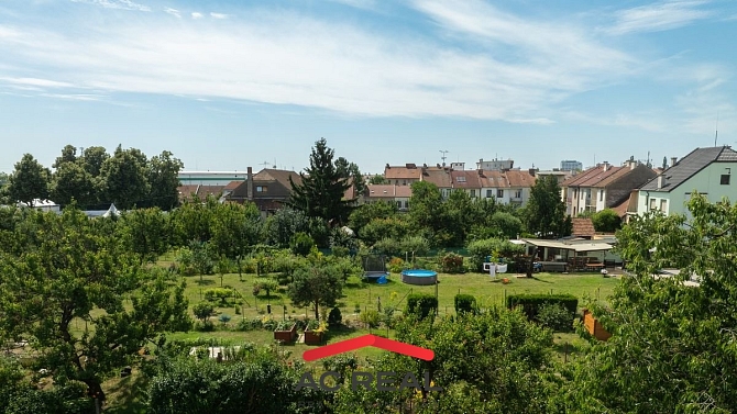 BD Pražákova výhled z okna