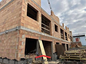 BD Pražákova_stavba